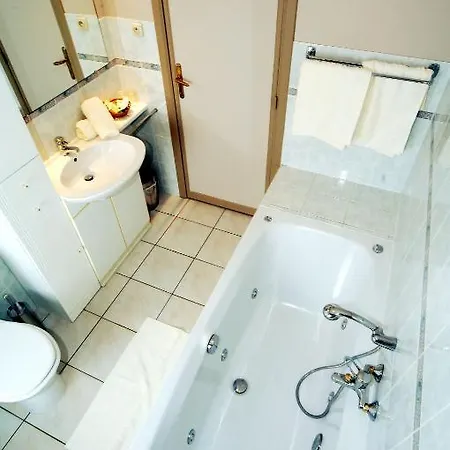 Hotel Le Saint Loup 3*